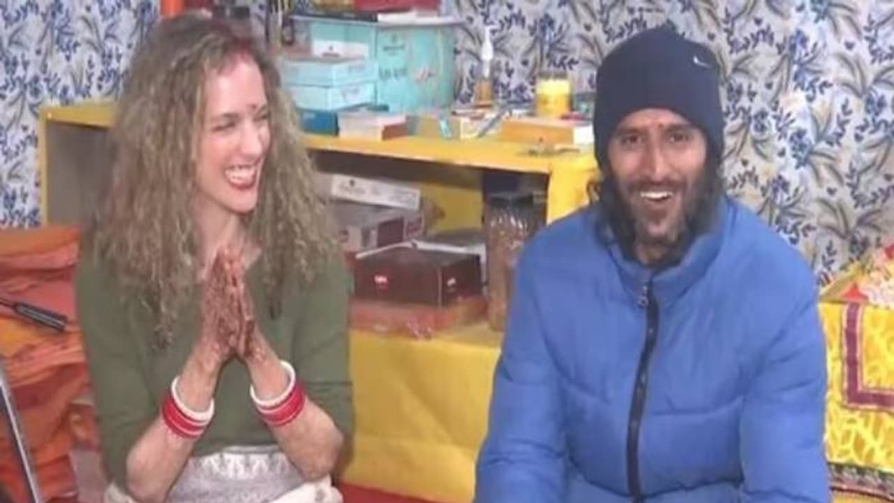 'വാക്കുകൾക്കപ്പുറത്തുള്ള മാന്ത്രികമായ അനുഭവം'; മഹാകുംഭമേളയിൽ ഗ്രീക്ക് യുവതിക്കും ഇന്ത്യൻ യുവാവിനും വിവാഹം