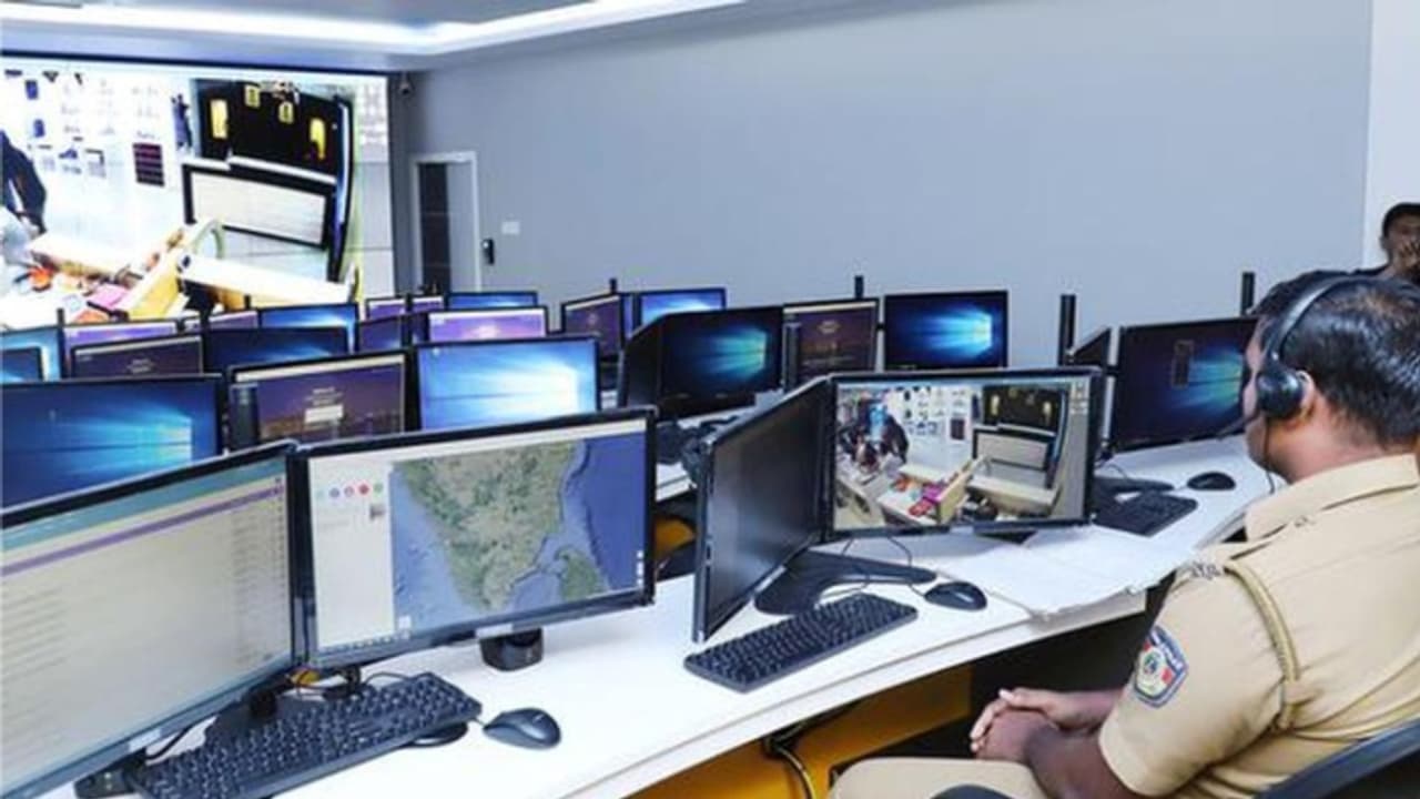 തിരിച്ചറിഞ്ഞാൽ ഒരു മണിക്കൂറിനകം വിവരം അറിയിക്കണമെന്ന് പൊലീസ്; ഓഹരി വ്യാപാര സ്ഥാപനങ്ങളുടെ പേരില് തട്ടിപ്പ് തിരിച്ചറിഞ്ഞാൽ ഒരു മണിക്കൂറിനകം വിവരം അറിയിക്കണമെന്ന് പൊലീസ്; ഓഹരി വ്യാപാര സ്ഥാപനങ്ങളുടെ പേരില് തട്ടിപ്പ്