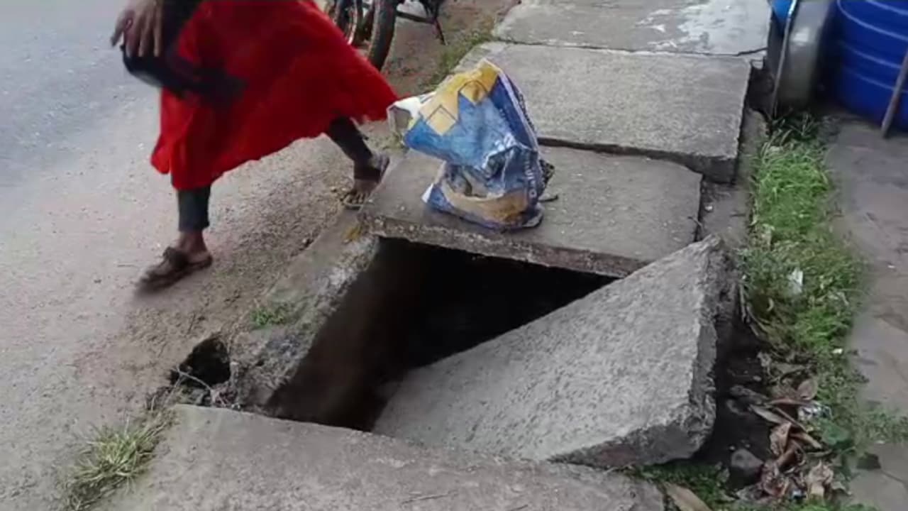 വടക്കാഞ്ചേരിയിൽ ഡോക്ടറെ കണ്ട് മടങ്ങിയ യുവതിക്ക് അപകടം; നടക്കുന്നതിനിടെ സ്ലാബ് തകർന്ന് ഓടയിൽ വീണു