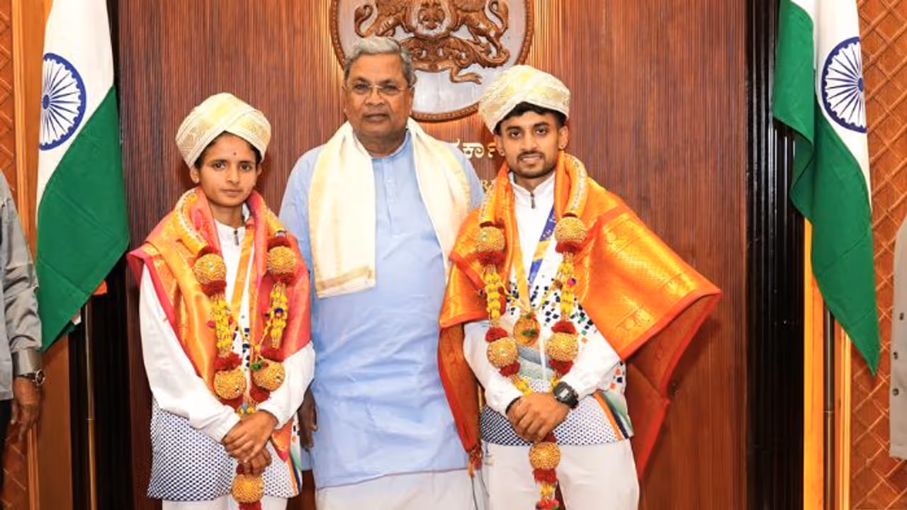 ಸಿಎಂ ಸಿದ್ದರಾಮಯ್ಯ ನೀಡಿದ್ದ ನಗದು ಬಹುಮಾನ ತಿರಸ್ಕರಿಸಿದ ವಿಶ್ವಕಪ್ ವಿಜೇತ ಖೋ ಖೋ ಆಟಗಾರರು