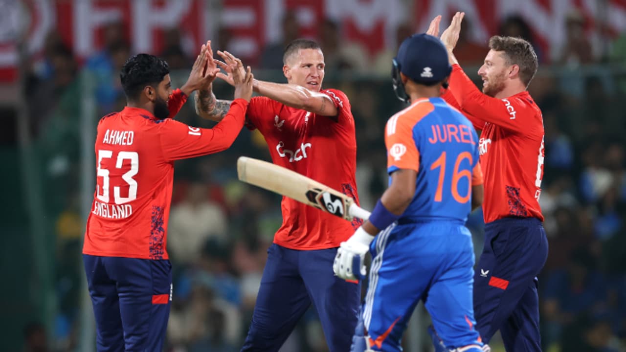 'ജുറലിനെ പോലൊരു താരം എട്ടാമത്? ശുദ്ധ മണ്ടത്തരം'; ഇന്ത്യയുടെ ബാറ്റിംഗ് ഓര്ഡറിനെതിരെ രൂക്ഷ വിമര്ശനം 'ജുറലിനെ പോലൊരു താരം എട്ടാമത്? ശുദ്ധ മണ്ടത്തരം'; ഇന്ത്യയുടെ ബാറ്റിംഗ് ഓര്ഡറിനെതിരെ രൂക്ഷ വിമര്ശനം