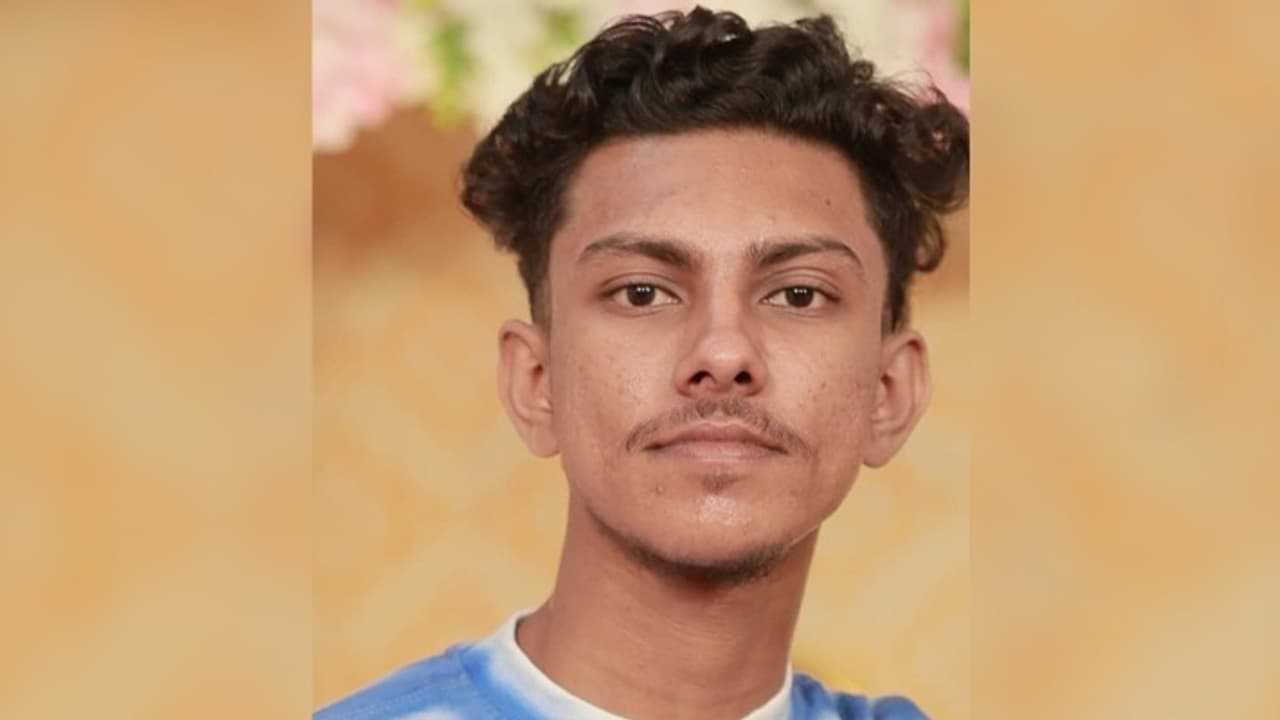 കണ്ണൂർ കാടാച്ചിറയിൽ ബൈക്ക് ഇലക്ട്രിക് പോസ്റ്റിൽ ഇടിച്ച് യുവാവ് മരിച്ചു; സുഹൃത്തിന് പരിക്ക് കണ്ണൂർ കാടാച്ചിറയിൽ ബൈക്ക് ഇലക്ട്രിക് പോസ്റ്റിൽ ഇടിച്ച് യുവാവ് മരിച്ചു; സുഹൃത്തിന് പരിക്ക്