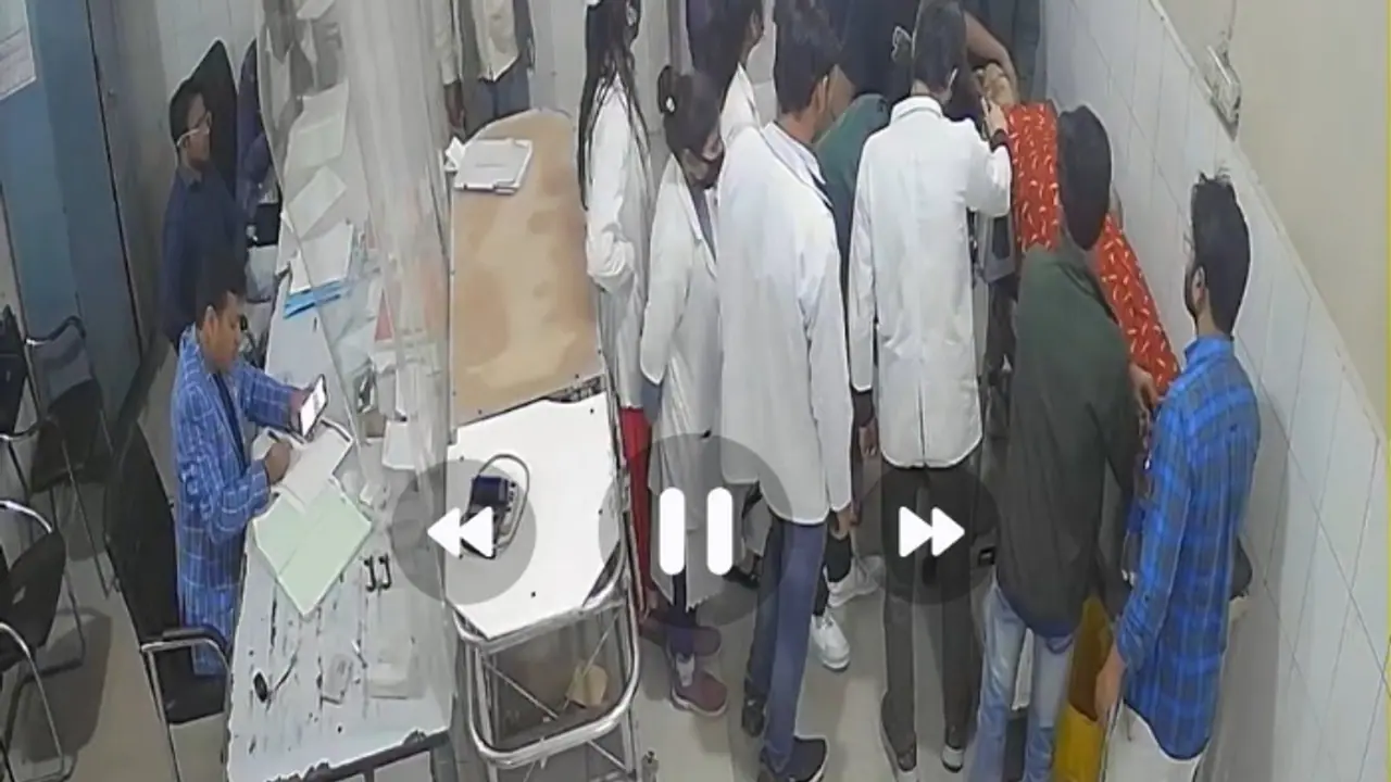Doctor at UP hospital allegedly watches reels while patient dies of heart attack, slaps son (WATCH) Doctor at UP hospital allegedly watches reels while patient dies of heart attack, slaps son (WATCH)