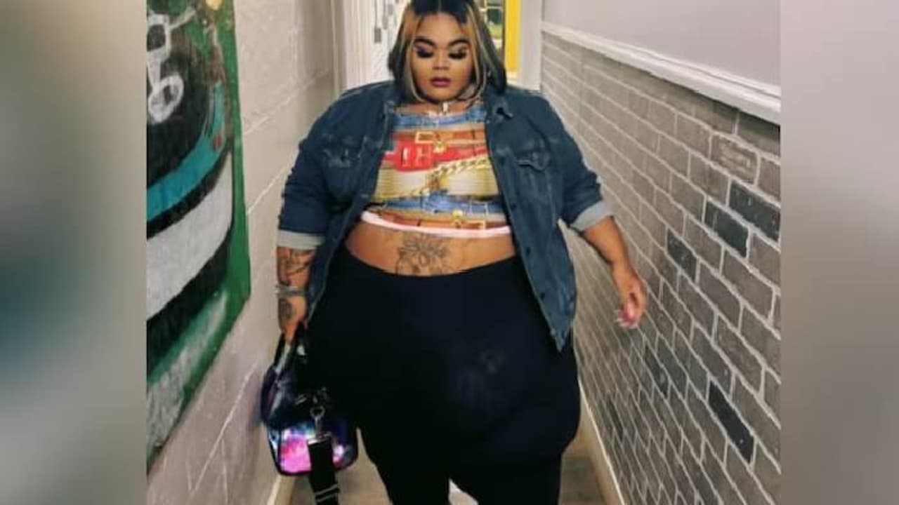 ഈ തടികൊണ്ട് കാറിൽ കയറാനാവില്ല ടയറിന് കേടുവരും, അപമാനിച്ച് ഡ്രൈവർ, പരാതിയുമായി ഇൻഫ്ലുവൻസർ ഈ തടികൊണ്ട് കാറിൽ കയറാനാവില്ല ടയറിന് കേടുവരും, അപമാനിച്ച് ഡ്രൈവർ, പരാതിയുമായി ഇൻഫ്ലുവൻസർ