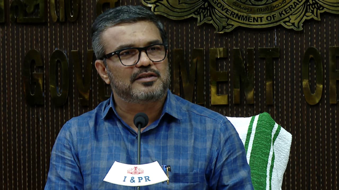 ത്രീ സ്റ്റാറിന് മുകളിലുള്ള ഹോട്ടലുകൾക്കും റിസോര്‍ട്ടുകള്‍ക്കും കള്ള് വാങ്ങി വിൽക്കാൻ അനുമതി; എംബി രാജേഷ്