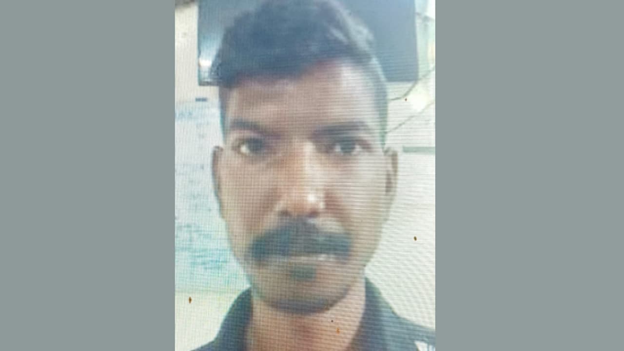 വിയ്യൂര്‍ ജയിലിന് മുന്നിൽ കറങ്ങി നടന്ന് യുവാവ്, എത്തിയത് തടവുകാരനായ സുഹൃത്തിന് കഞ്ചാവ് ബീഡി എറിഞ്ഞുകൊടുക്കാൻ