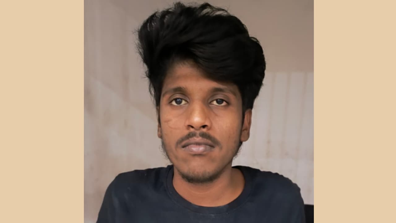 കൊടുങ്ങല്ലൂര് താലപ്പൊലി കാണാനെത്തിയയാളുടെ ബൈക്ക് മോഷണത്തിൽ പാളി, കുപ്രസിദ്ധ ബൈക്ക് മോഷ്ടാവ് പിടിയിൽ കൊടുങ്ങല്ലൂര് താലപ്പൊലി കാണാനെത്തിയയാളുടെ ബൈക്ക് മോഷണത്തിൽ പാളി, കുപ്രസിദ്ധ ബൈക്ക് മോഷ്ടാവ് പിടിയിൽ