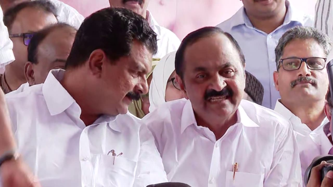 ഷൗക്കത്തിനെ തോൽപ്പിക്കും, ജോയി മത്സരിക്കണമെന്ന് വാശി; സ്ഥാനാർത്ഥിക്കാര്യത്തിൽ കോൺഗ്രസിനെ വട്ടം കറക്കി അൻവർ ഷൗക്കത്തിനെ തോൽപ്പിക്കും, ജോയി മത്സരിക്കണമെന്ന് വാശി; സ്ഥാനാർത്ഥിക്കാര്യത്തിൽ കോൺഗ്രസിനെ വട്ടം കറക്കി അൻവർ