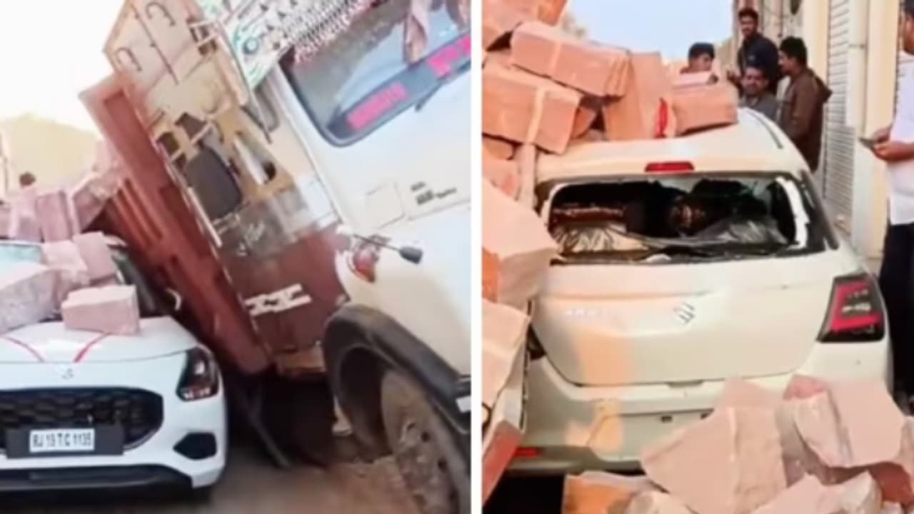 മാരുതി സ്വിഫ്റ്റിന് മുകളിൽ ഇഷ്ടിക ലോറി മറിഞ്ഞു! പിന്നെ സംഭവിച്ചതൊക്കെ അവിശ്വസനീയം! മാരുതി സ്വിഫ്റ്റിന് മുകളിൽ ഇഷ്ടിക ലോറി മറിഞ്ഞു! പിന്നെ സംഭവിച്ചതൊക്കെ അവിശ്വസനീയം!