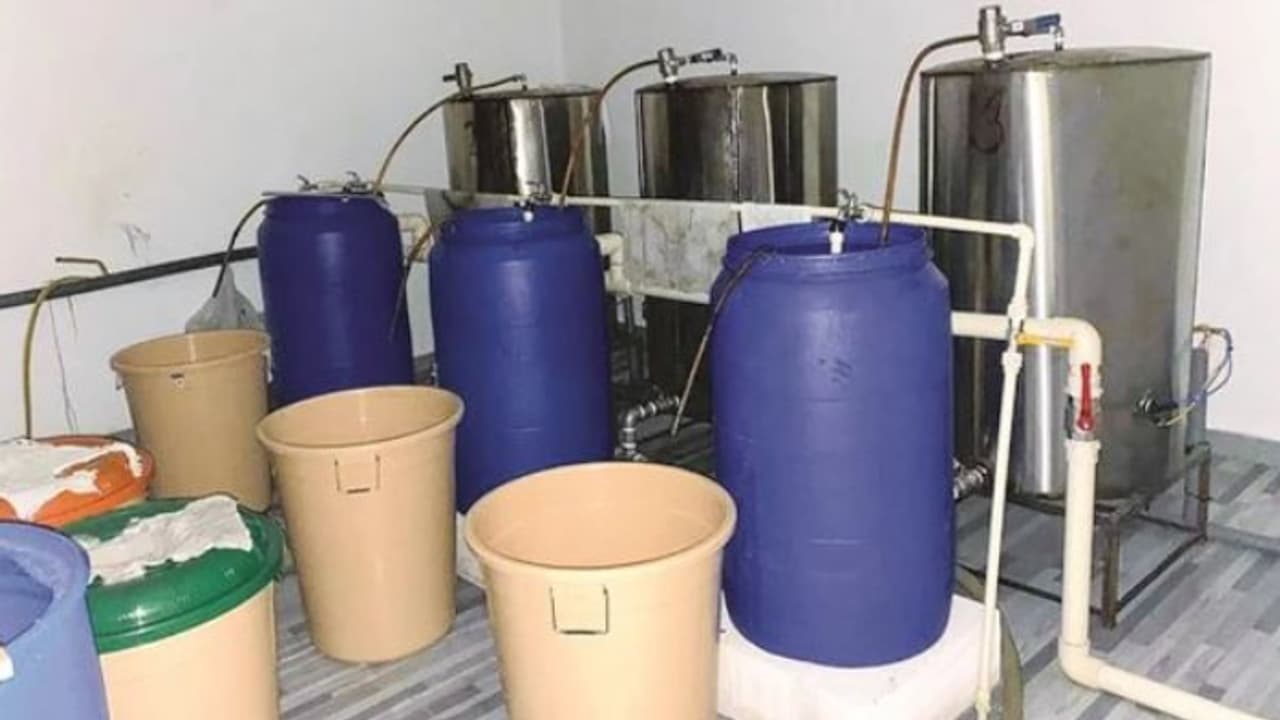 മദ്യനിർമ്മാണവും വിൽപ്പനയും നടത്തിയ പ്രവാസി കുവൈത്തിൽ പിടിയിൽ 