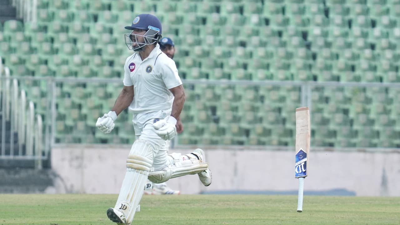 രഞ്ജി ട്രോഫി: സല്മാന് നിസാറിന് സെഞ്ചുറി, ബിഹാറിനെതിരെ തിരിച്ചടിച്ച് കേരളം; ഭേദപ്പെട്ട സ്കോറിലേക്ക് രഞ്ജി ട്രോഫി: സല്മാന് നിസാറിന് സെഞ്ചുറി, ബിഹാറിനെതിരെ തിരിച്ചടിച്ച് കേരളം; ഭേദപ്പെട്ട സ്കോറിലേക്ക്