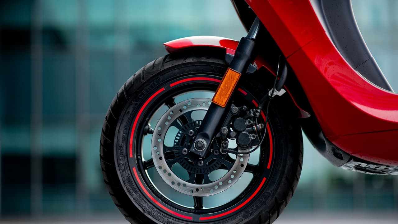 ഒറ്റ ചാർജ്ജിൽ തിരുവന്തപുരത്ത് നിന്നും തൃശൂർ! രാജ്യത്തെ ഏറ്റവും ഉയർന്ന റേഞ്ചുള്ള ഇലക്ട്രിക് സ്കൂട്ടറുമായി ഒല ഒറ്റ ചാർജ്ജിൽ തിരുവന്തപുരത്ത് നിന്നും തൃശൂർ! രാജ്യത്തെ ഏറ്റവും ഉയർന്ന റേഞ്ചുള്ള ഇലക്ട്രിക് സ്കൂട്ടറുമായി ഒല