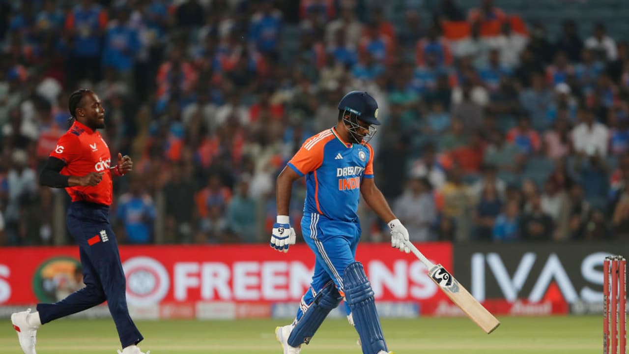 വിക്കറ്റിന് പിന്നില് സഞ്ജു ഇല്ല, കീപ്പറായി ജുറല്! വിനയായത് ആര്ച്ചര്ക്കെതിരെ കളിക്കുമ്പോഴേറ്റ പരിക്ക് വിക്കറ്റിന് പിന്നില് സഞ്ജു ഇല്ല, കീപ്പറായി ജുറല്! വിനയായത് ആര്ച്ചര്ക്കെതിരെ കളിക്കുമ്പോഴേറ്റ പരിക്ക്