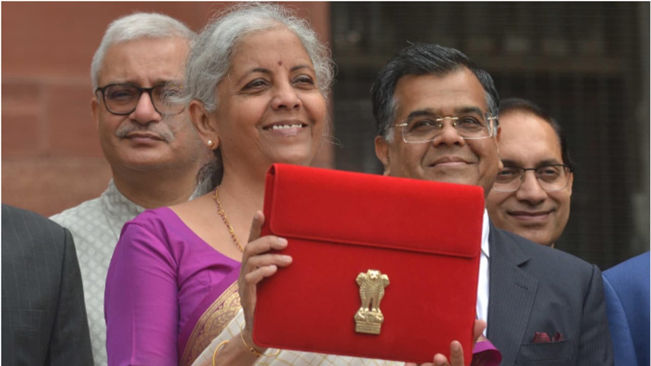 பாதுகாப்பு, விவசாயம், தொலைத்தொடர்புக்கு முக்கியத்துவம்; பட்ஜெட்டில் புதிய அறிவிப்புகள்!!