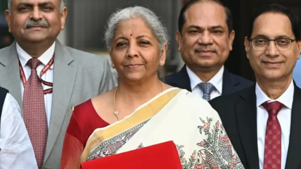 Union Budget 2025: ಕೆನೆ ಬಣ್ಣದ ಮಧುಬನಿ ಸೀರೆಯಲ್ಲಿ ಬಜೆಟ್ ಮಂಡಿಸಲಿದ್ದಾರೆ ನಿರ್ಮಲಾ ಸೀತಾರಾಮನ್, ದುಲಾರಿ ದೇವಿಗೆ ಗೌರವ! Union Budget 2025: ಕೆನೆ ಬಣ್ಣದ ಮಧುಬನಿ ಸೀರೆಯಲ್ಲಿ ಬಜೆಟ್ ಮಂಡಿಸಲಿದ್ದಾರೆ ನಿರ್ಮಲಾ ಸೀತಾರಾಮನ್, ದುಲಾರಿ ದೇವಿಗೆ ಗೌರವ!