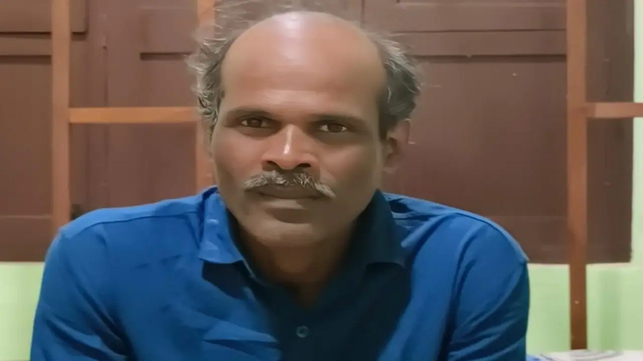 ಕರುನಾಡಲ್ಲಿ ಕೆಂಪು ಉಗ್ರರ ಇತಿಹಾಸ ಯುಗಾಂತ್ಯ: ಚಿಕ್ಕಮಗಳೂರು ಕಾಡಲ್ಲಿದ್ದ ಕೊನೆಯ ನಕ್ಸಲ್ ರವೀಂದ್ರ ಶರಣು ಕರುನಾಡಲ್ಲಿ ಕೆಂಪು ಉಗ್ರರ ಇತಿಹಾಸ ಯುಗಾಂತ್ಯ: ಚಿಕ್ಕಮಗಳೂರು ಕಾಡಲ್ಲಿದ್ದ ಕೊನೆಯ ನಕ್ಸಲ್ ರವೀಂದ್ರ ಶರಣು