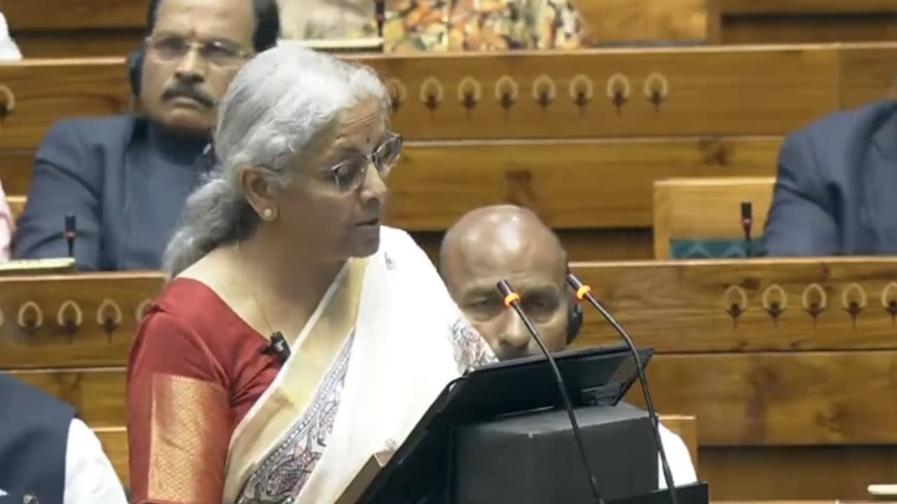 மத்திய பட்ஜெட் 2025: ரயில்வே, பாதுகாப்பு, ஐடி, சுகாதாரம், மருத்துவம் வெளியான அறிவிப்புகள்