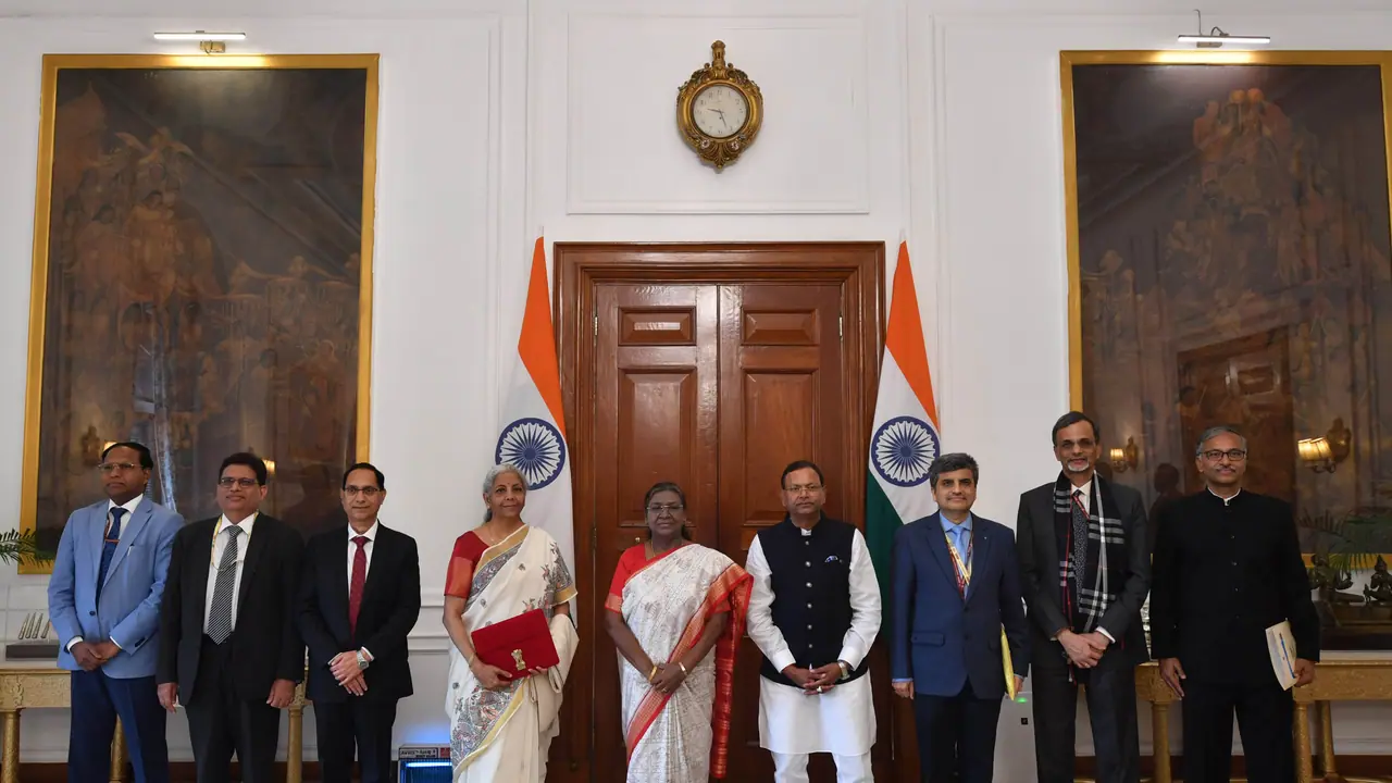 Here is what special about Nirmala Sitharaman saree in 2025 budget day bsm Here is what special about Nirmala Sitharaman saree in 2025 budget day bsm