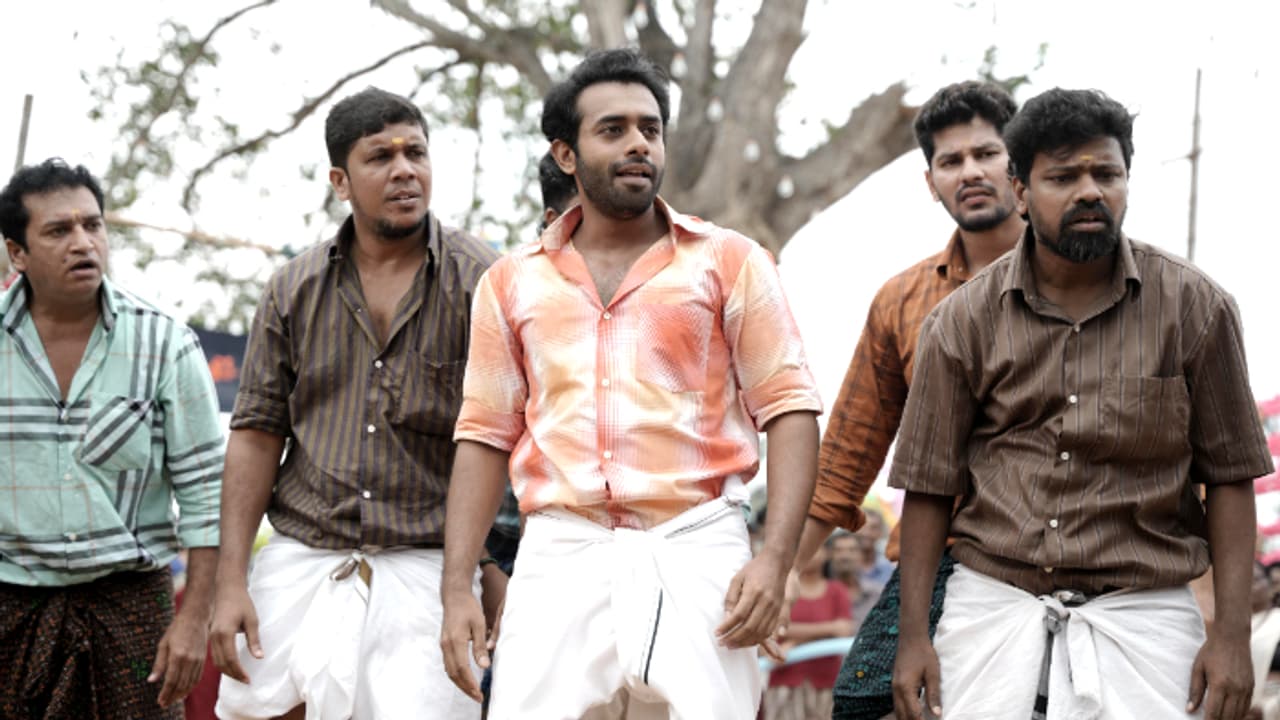 ഒരുങ്ങുന്നത് ബിഗ് ബജറ്റില്; 'സുമതി വളവ്' ചിത്രീകരണം പുരോഗമിക്കുന്നു ഒരുങ്ങുന്നത് ബിഗ് ബജറ്റില്; 'സുമതി വളവ്' ചിത്രീകരണം പുരോഗമിക്കുന്നു