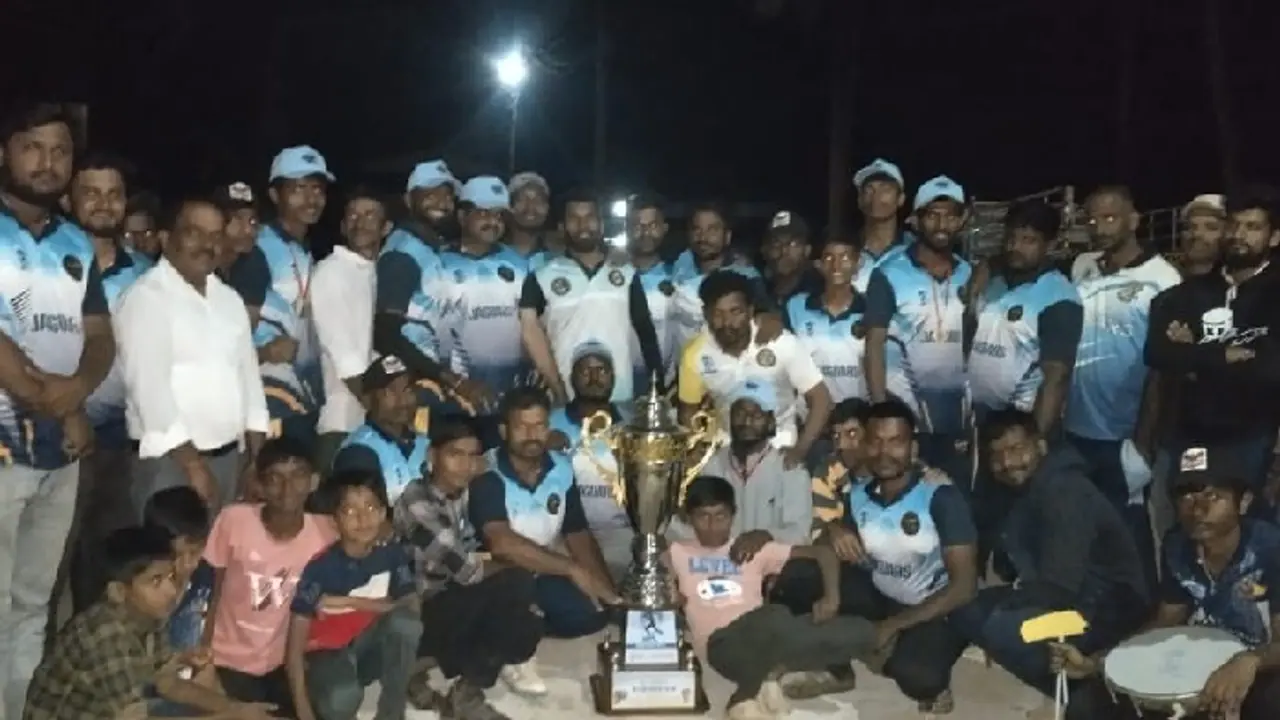 HPL 2025 ಟ್ರೋಫಿ ಗೆದ್ದ ಜಂಬಳ್ಳಿ ಜಾಗ್ವಾರ್ಸ್, ಸಮನ್ವಯ ಸ್ಟಾರ್ಸ್ಗೆ ಫೈನಲ್ನಲ್ಲಿ ನಿರಾಸೆ HPL 2025 ಟ್ರೋಫಿ ಗೆದ್ದ ಜಂಬಳ್ಳಿ ಜಾಗ್ವಾರ್ಸ್, ಸಮನ್ವಯ ಸ್ಟಾರ್ಸ್ಗೆ ಫೈನಲ್ನಲ್ಲಿ ನಿರಾಸೆ