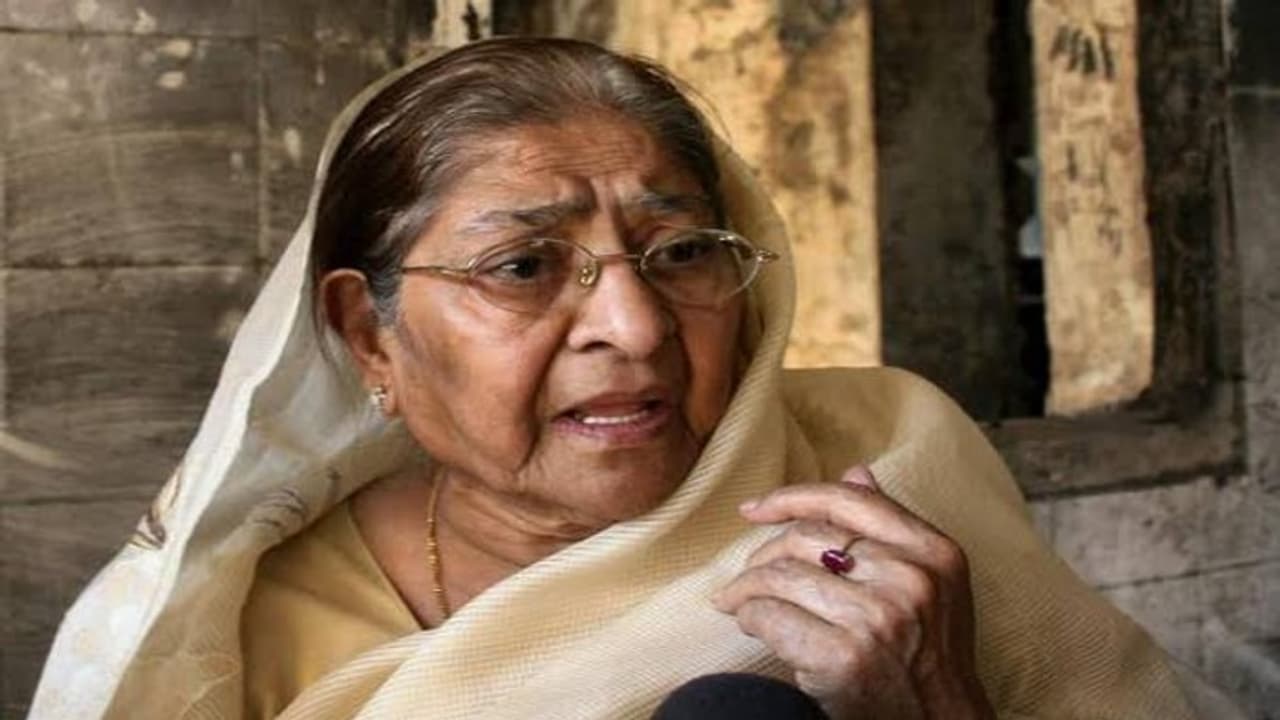 Zakia Jafri, wife of ex Congress MP Ehsan killed in 2002 Gujarat riots, who also fought legal battle, dies