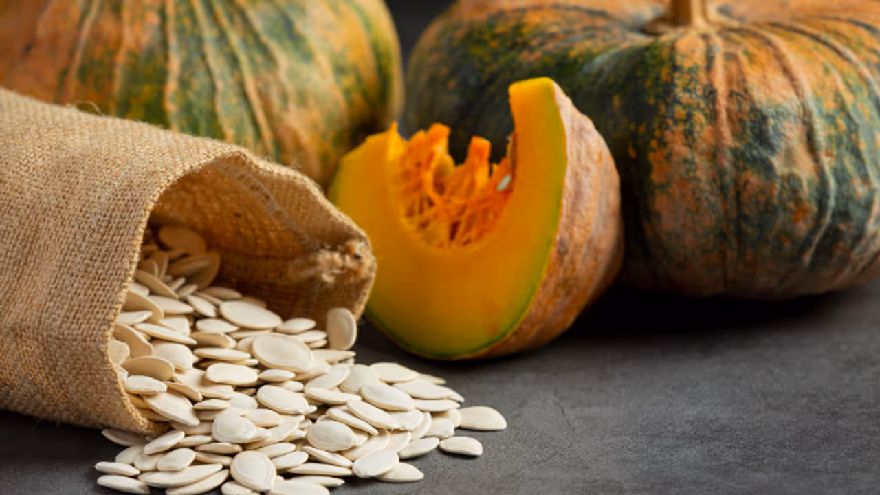 Health Tips: മത്തങ്ങ വിത്തുകൾ ഡയറ്റില് ഉള്പ്പെടുത്തൂ; അറിയാം ആറ് ഗുണങ്ങള് Health Tips: മത്തങ്ങ വിത്തുകൾ ഡയറ്റില് ഉള്പ്പെടുത്തൂ; അറിയാം ആറ് ഗുണങ്ങള്