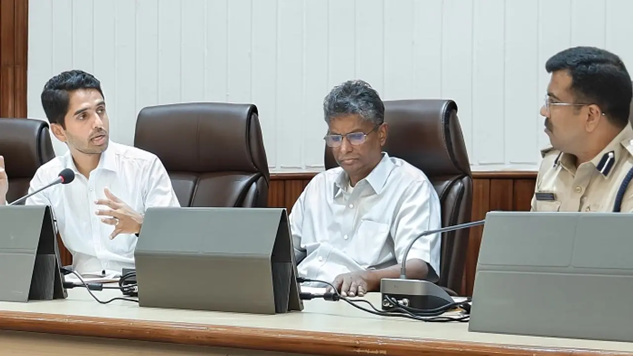 ಸಾಲ ವಸೂಲಿಗೆ ಕಿರುಕುಳ ನೀಡಿದರೆ ಹುಷಾರ್: ಸಚಿವ ಸತೀಶ ಜಾರಕಿಹೊಳಿ