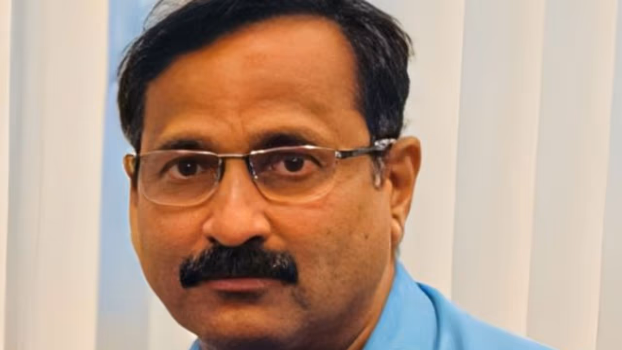 'വിശ്വസിക്കാനാകുന്നില്ല'! ഒറ്റയ്ക്ക് വാങ്ങിയ ടിക്കറ്റിൽ മലയാളിക്ക് കൈവന്നത് വമ്പൻ ഭാഗ്യം; ഇനി കോടീശ്വരൻ 'വിശ്വസിക്കാനാകുന്നില്ല'! ഒറ്റയ്ക്ക് വാങ്ങിയ ടിക്കറ്റിൽ മലയാളിക്ക് കൈവന്നത് വമ്പൻ ഭാഗ്യം; ഇനി കോടീശ്വരൻ