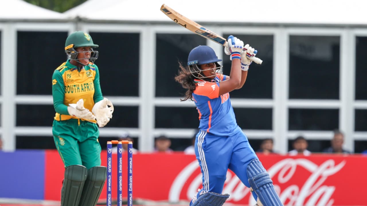 തൃഷയുടെ ഓള്റൗണ്ട് പ്രകടനം! ദക്ഷിണാഫ്രിക്കയെ തകര്ത്തു, അണ്ടര് 19 വനിതാ ലോകകപ്പ് ഇന്ത്യ നിലനിര്ത്തി തൃഷയുടെ ഓള്റൗണ്ട് പ്രകടനം! ദക്ഷിണാഫ്രിക്കയെ തകര്ത്തു, അണ്ടര് 19 വനിതാ ലോകകപ്പ് ഇന്ത്യ നിലനിര്ത്തി