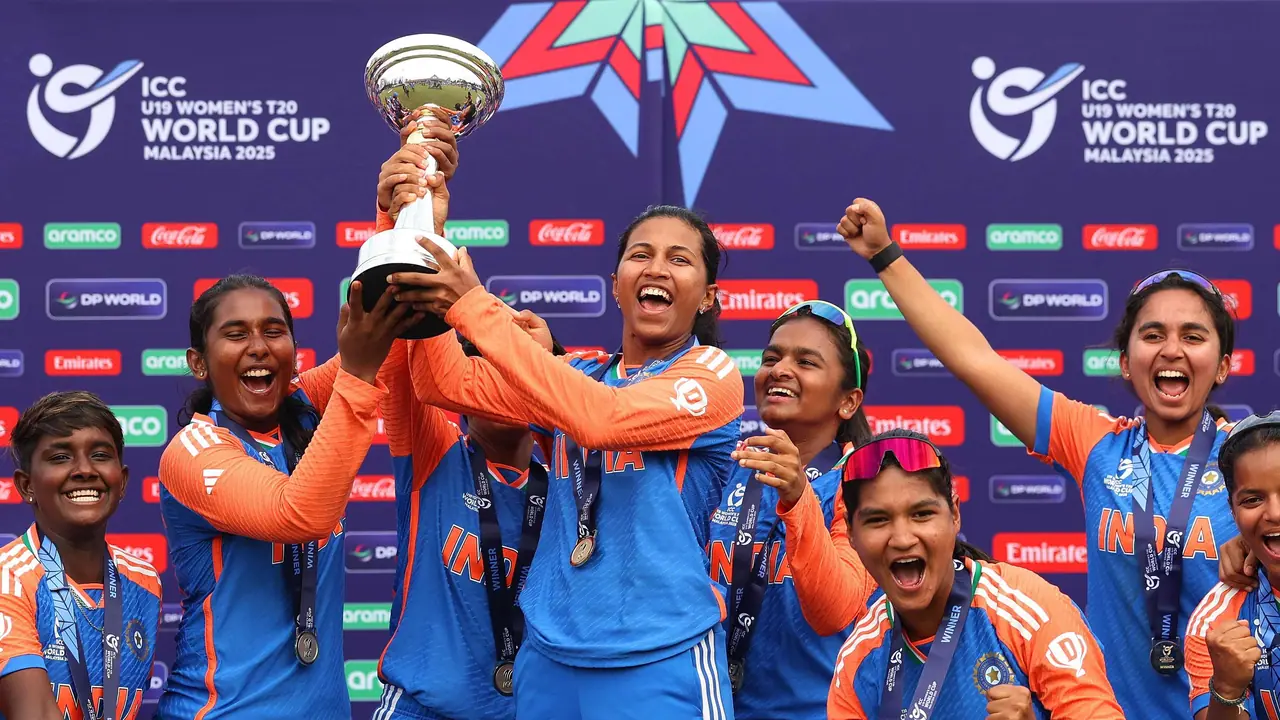 ಅಂಡರ್ 19 ಮಹಿಳಾ ಟಿ20 ವಿಶ್ವಕಪ್ ಗೆದ್ದ ಭಾರತ ತಂಡಕ್ಕೆ ಬಿಸಿಸಿಐ ₹5 ಕೋಟಿ ಬಹುಮಾನ! ಅಂಡರ್ 19 ಮಹಿಳಾ ಟಿ20 ವಿಶ್ವಕಪ್ ಗೆದ್ದ ಭಾರತ ತಂಡಕ್ಕೆ ಬಿಸಿಸಿಐ ₹5 ಕೋಟಿ ಬಹುಮಾನ!