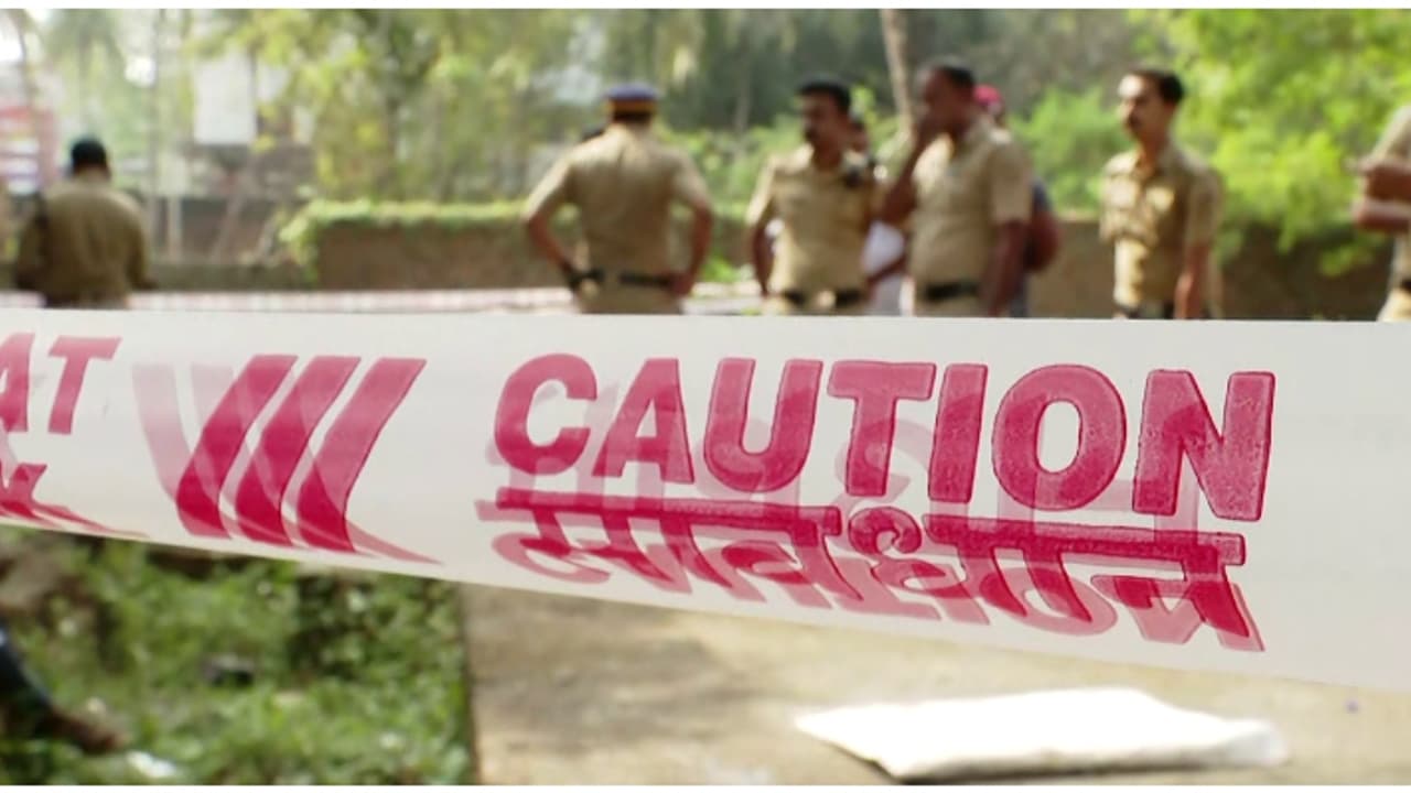 രാമനാട്ടുകര ഫ്ലൈ ഓവർ ജങ്ഷനടുത്തുള്ള പറമ്പിൽ യുവാവിൻ്റെ മൃതദേഹം, ആളെ തിരിച്ചറിഞ്ഞു; കൊലപാതകമെന്ന് പൊലീസ്