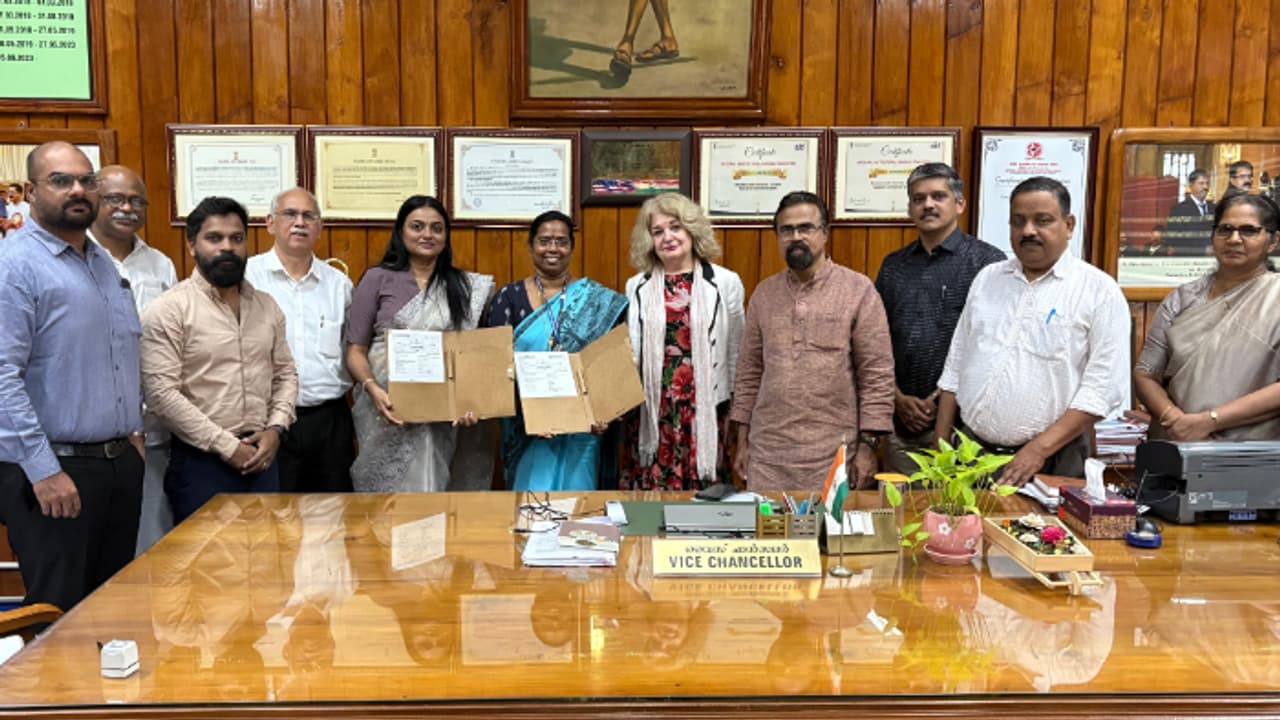 വിവിധ മേഖലകിളിൽ സഹകരണം: എംജി സര്വ്വകലാശാലയും യുകെ ഐഎസ്ഡിസിയും ധാരണാപത്രം ഒപ്പുവച്ചു വിവിധ മേഖലകിളിൽ സഹകരണം: എംജി സര്വ്വകലാശാലയും യുകെ ഐഎസ്ഡിസിയും ധാരണാപത്രം ഒപ്പുവച്ചു