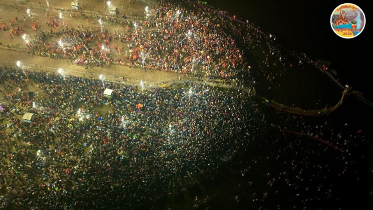 Mahakumbh 2025: Vinod Mishra's devotion to lord ram inspires devotees at Triveni sangam Mahakumbh 2025: Vinod Mishra's devotion to lord ram inspires devotees at Triveni sangam