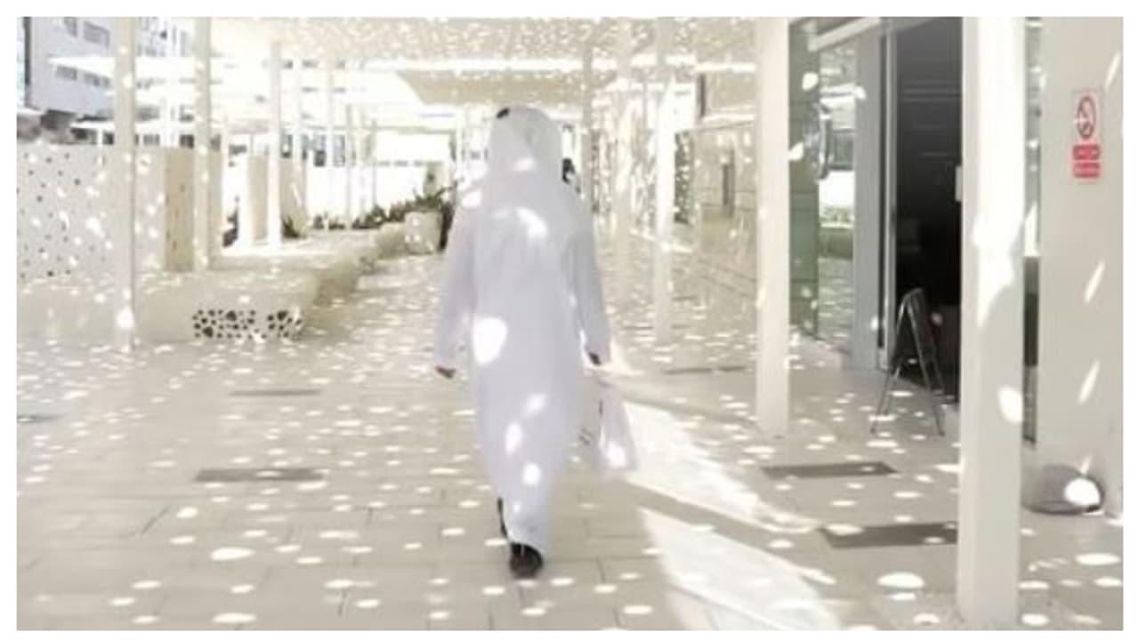 ഇനി എത്ര ചൂടിലും കൂളായി നടക്കാം, ശീതീകരിച്ച നടപ്പാതയുമായി അബുദാബി ഇനി എത്ര ചൂടിലും കൂളായി നടക്കാം, ശീതീകരിച്ച നടപ്പാതയുമായി അബുദാബി