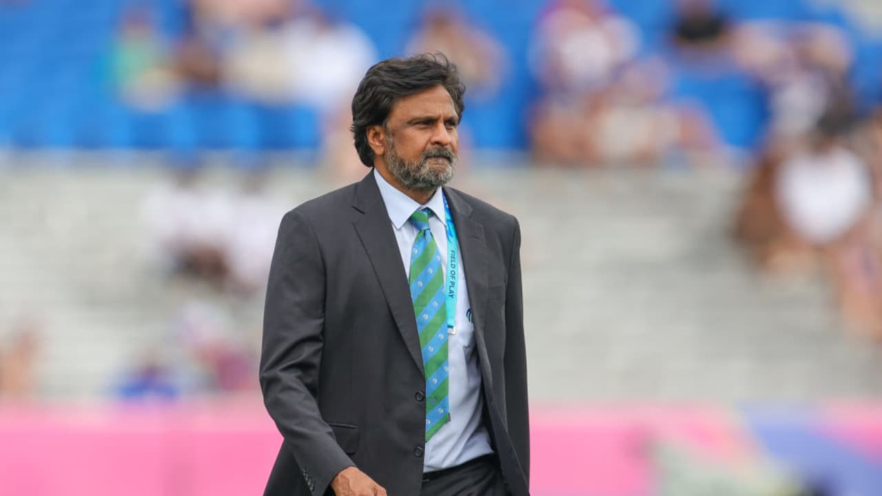 ಪಾಕ್‌ಗೆ ತೆರಳಲು ರೆಫ್ರಿ ಜಾವಗಲ್ ಶ್ರೀನಾಥ್, ಅಂಪೈರ್ ನಿತಿನ್ ಮೆನನ್ ಹಿಂದೇಟು