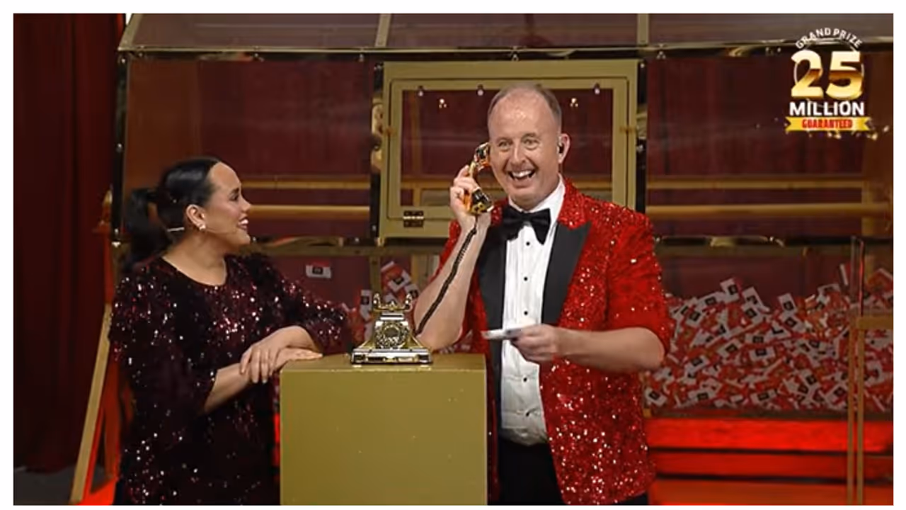 തുടർച്ചയായ രണ്ടാം തവണയും ഗ്രാൻഡ് പ്രൈസ് മലയാളി തൂക്കി, സൗജന്യമായി ലഭിച്ച ബിഗ് ടിക്കറ്റിൽ നേടിയത് 59 കോടി രൂപ തുടർച്ചയായ രണ്ടാം തവണയും ഗ്രാൻഡ് പ്രൈസ് മലയാളി തൂക്കി, സൗജന്യമായി ലഭിച്ച ബിഗ് ടിക്കറ്റിൽ നേടിയത് 59 കോടി രൂപ