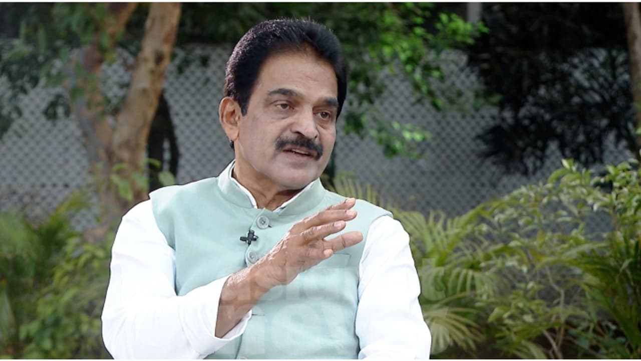 മൂന്നാമതും ദുർഭൂതം വരാൻ പോകുന്നുവെന്ന് പ്രചാരണം നടക്കുന്നു, അടുത്തത് യുഡിഎഫ് സർക്കാർ തന്നെ: കെസി വേണുഗോപാല് മൂന്നാമതും ദുർഭൂതം വരാൻ പോകുന്നുവെന്ന് പ്രചാരണം നടക്കുന്നു, അടുത്തത് യുഡിഎഫ് സർക്കാർ തന്നെ: കെസി വേണുഗോപാല്