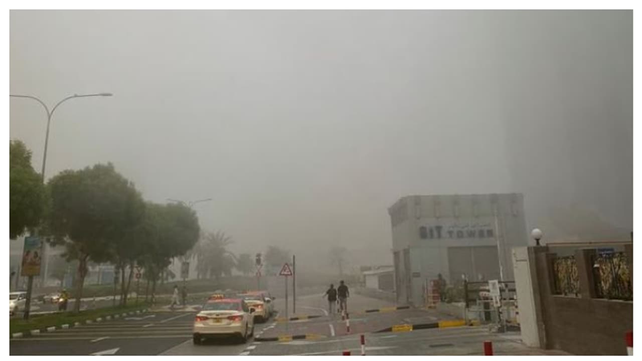 ഇന്ന് അബുദാബി, അൽഐൻ, അൽ ദഫ്ര എന്നിവിടങ്ങളിൽ റെഡ്, യെല്ലോ അലർട്ട്