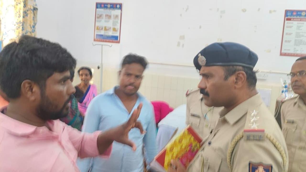 ಚಾಮರಾಜನಗರ: ಕಿವಿ ಚುಚ್ಚುವಾಗ ವೈದ್ಯರ ಎಡವಟ್ಟಿಗೆ ಮಗು ಸಾವು ಚಾಮರಾಜನಗರ: ಕಿವಿ ಚುಚ್ಚುವಾಗ ವೈದ್ಯರ ಎಡವಟ್ಟಿಗೆ ಮಗು ಸಾವು