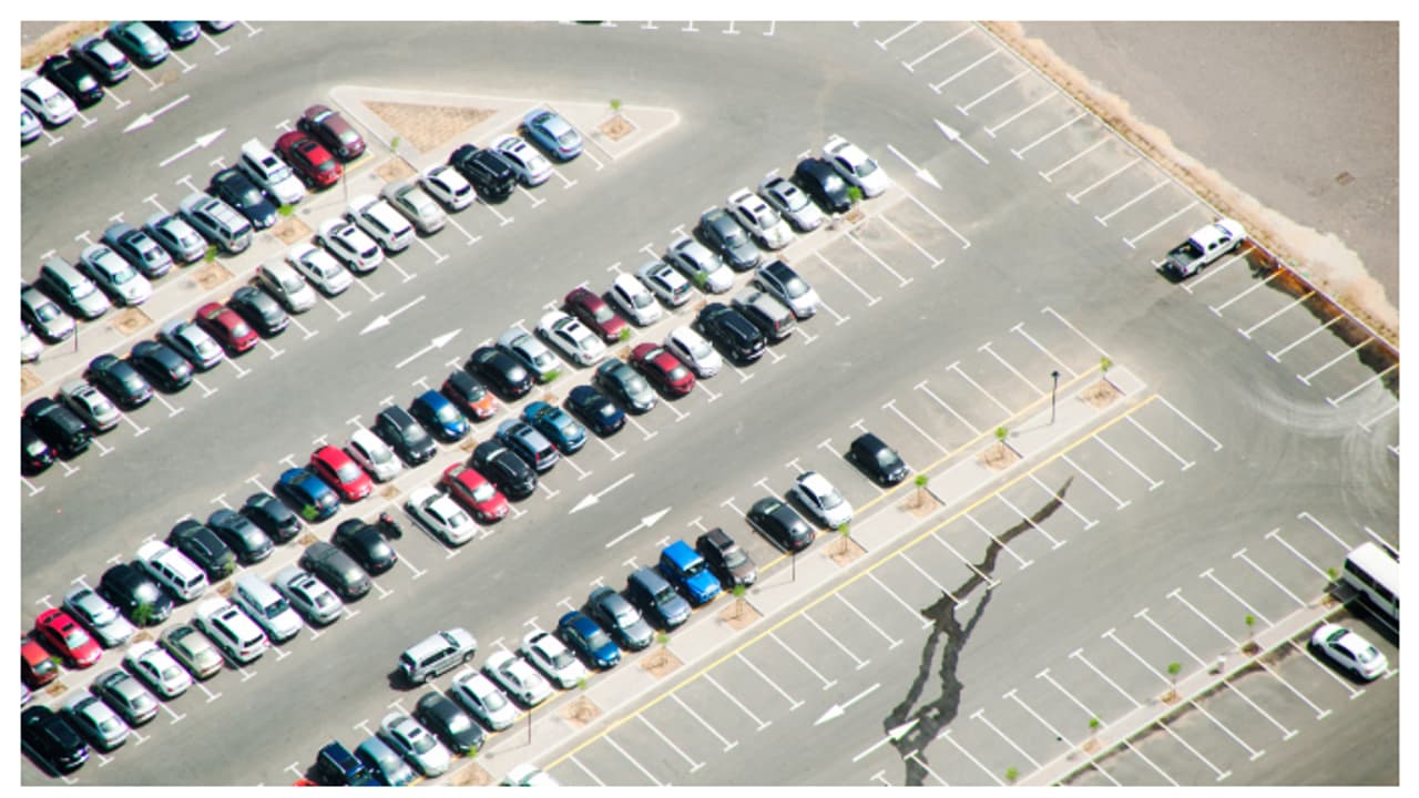 ദുബായിൽ പാർക്കിങ് ഫീസ് വർധിപ്പിച്ചു ദുബായിൽ പാർക്കിങ് ഫീസ് വർധിപ്പിച്ചു