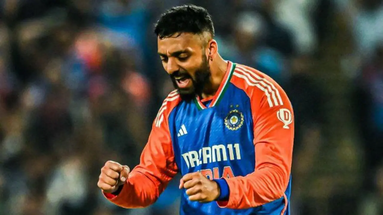 ಬಿದರ್ to ಟೀಂ ಇಂಡಿಯಾ, ನ್ಯೂಜಿಲೆಂಡ್ಗೆ ಸೋಲುಣಿಸಿದ ವರುಣ್ ಚಕ್ರವರ್ತಿ ರೋಚಕ ಪಯಣ ಬಿದರ್ to ಟೀಂ ಇಂಡಿಯಾ, ನ್ಯೂಜಿಲೆಂಡ್ಗೆ ಸೋಲುಣಿಸಿದ ವರುಣ್ ಚಕ್ರವರ್ತಿ ರೋಚಕ ಪಯಣ