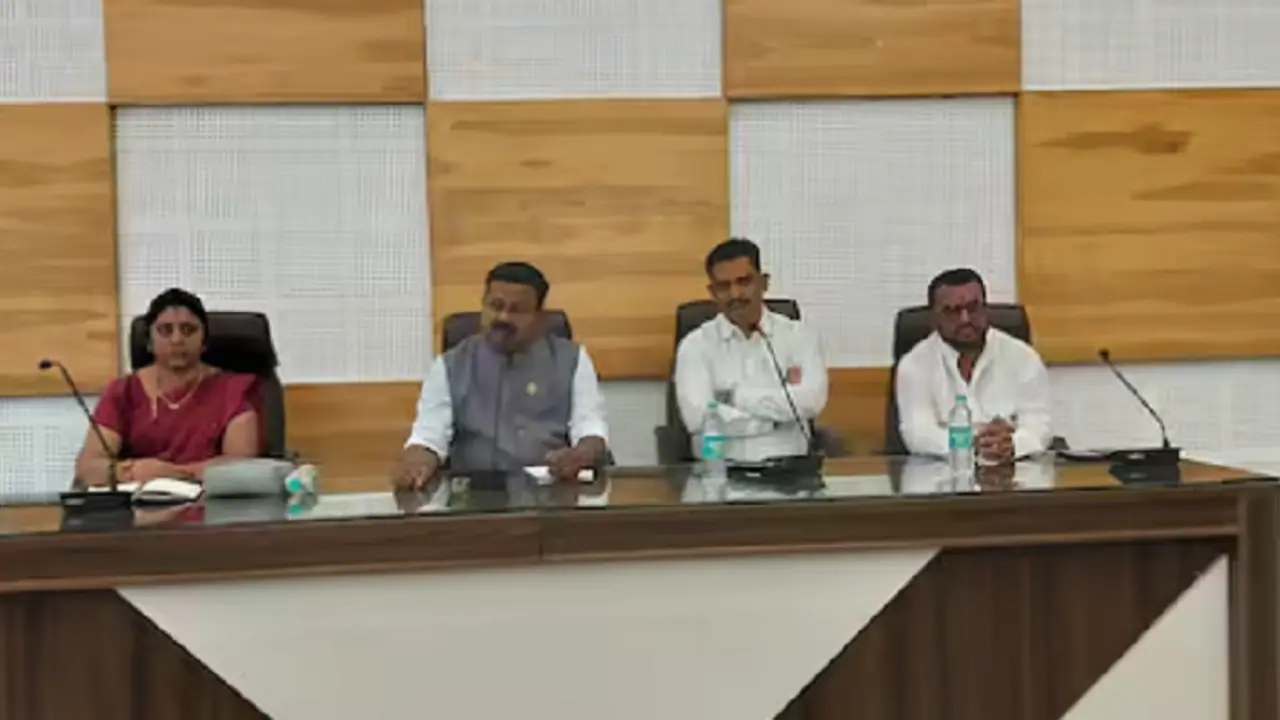 ಮೈಕ್ರೋ ಫೈನಾನ್ಸ್‌ ಸಾಲ ವಸೂಲಾತಿಗೆ ಗೂಂಡಾಗಳ ಬಳಕೆ ಸಹಿಸಲ್ಲ: ಶಾಸಕ ಕೋಳಿವಾಡ