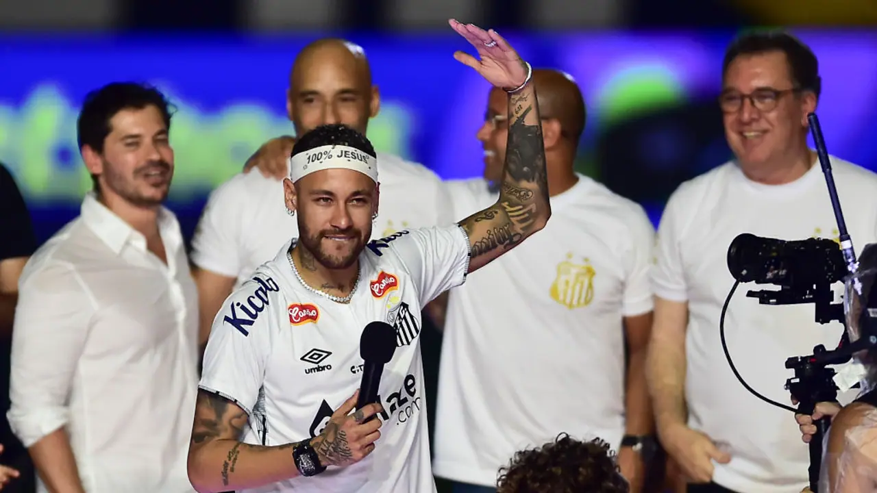 Neymar Jr returns to Santos FC: Brazilian star accepts UNBELIEVABLE pay cut to join his boyhood club Neymar Jr returns to Santos FC: Brazilian star accepts UNBELIEVABLE pay cut to join his boyhood club