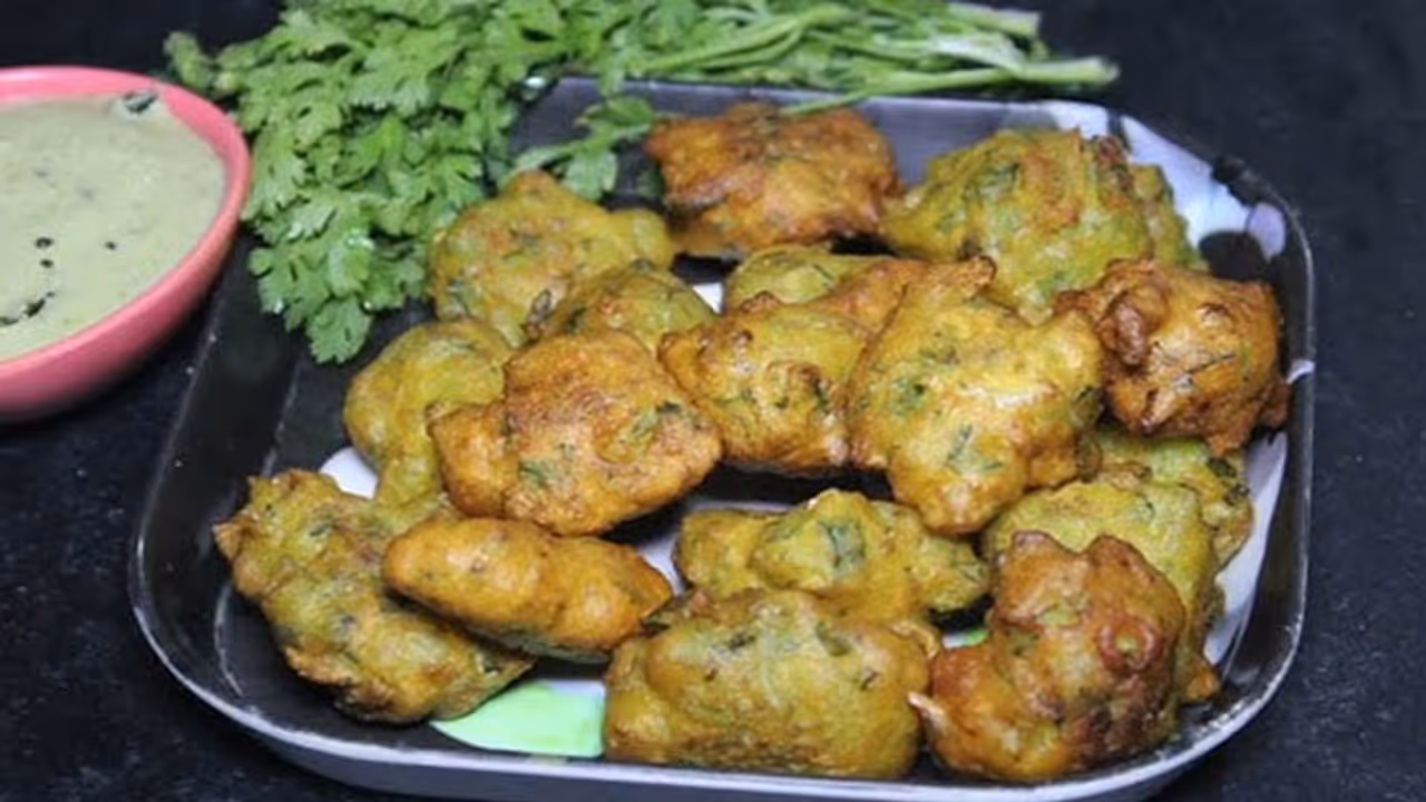 soft crispy and tasty gilki pakoda recipe soft crispy and tasty gilki pakoda recipe