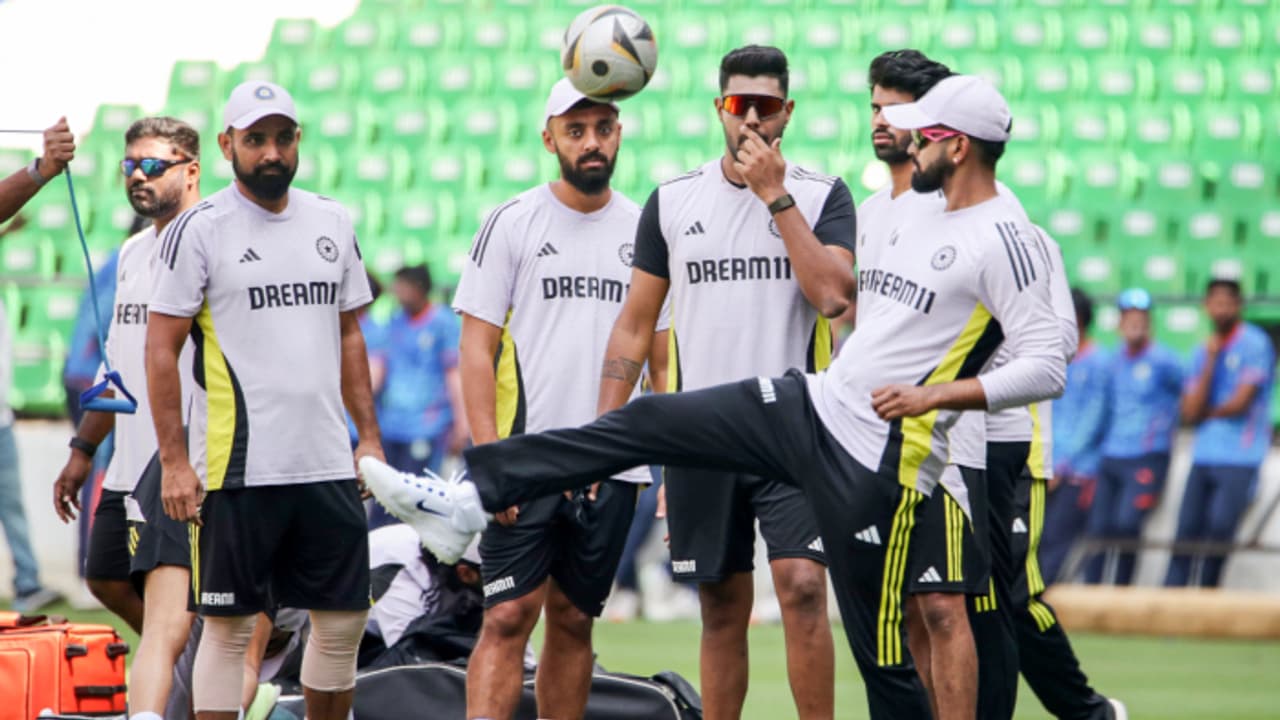 റിഷഭ് പന്ത് പുറത്താകും. സര്പ്രൈസായി വരുണ്, ഇന്ത്യ ഇംഗ്ലണ്ട് ഏകദിന പരമ്പരക്ക് നാളെ തുടക്കം; സാധ്യതാ ഇലവൻ റിഷഭ് പന്ത് പുറത്താകും. സര്പ്രൈസായി വരുണ്, ഇന്ത്യ ഇംഗ്ലണ്ട് ഏകദിന പരമ്പരക്ക് നാളെ തുടക്കം; സാധ്യതാ ഇലവൻ