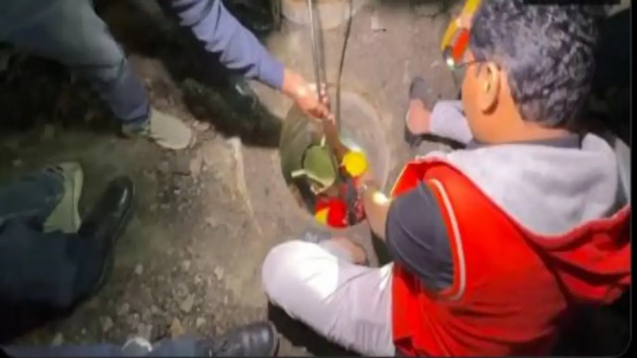 Two year old boy falls into manhole in Surat; rescue operations underway