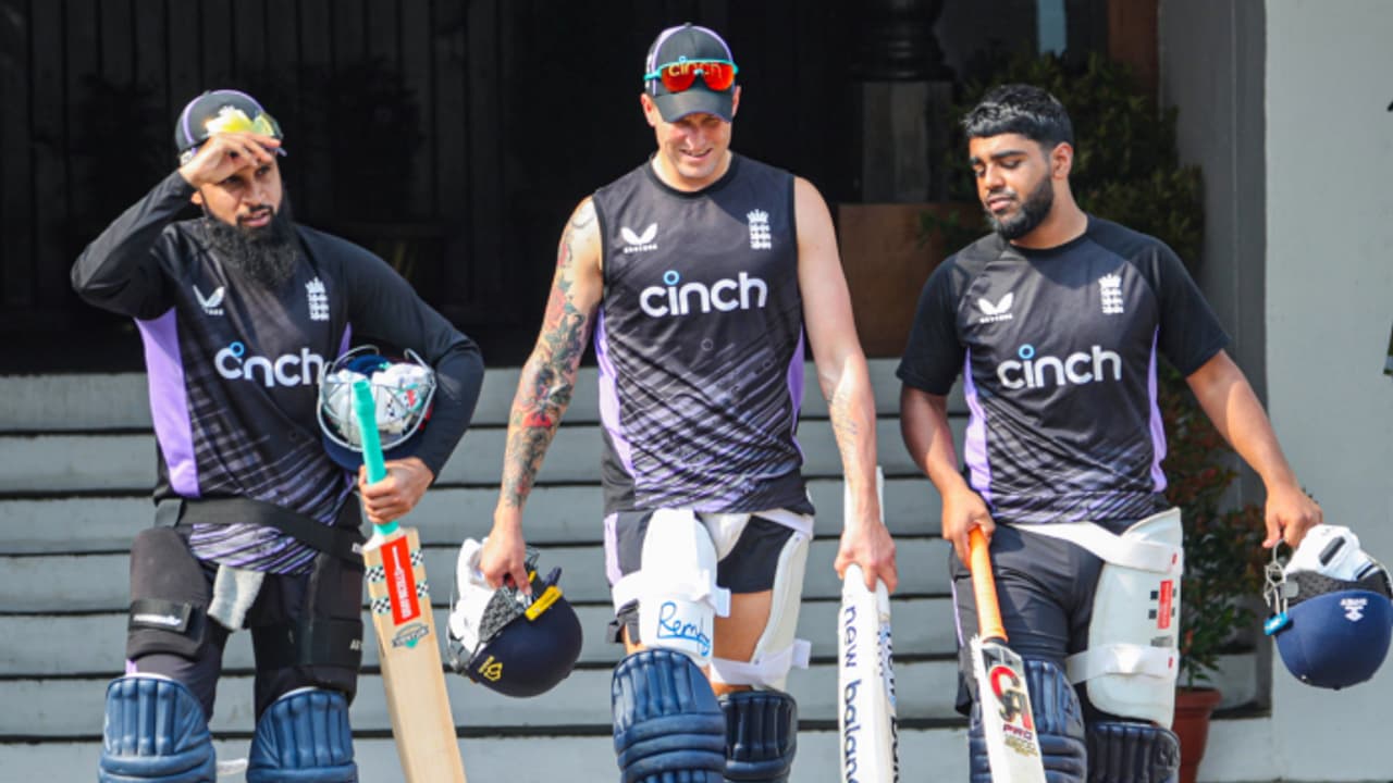 ഇന്ത്യക്കെതിരായ ആദ്യ ഏകദിനത്തിനുള്ള പ്ലേയിംഗ് ഇലവനെ പ്രഖ്യാപിച്ച് ഇംഗ്ലണ്ട്, മത്സരസമയം; കാണാനുള്ള വഴികള് ഇന്ത്യക്കെതിരായ ആദ്യ ഏകദിനത്തിനുള്ള പ്ലേയിംഗ് ഇലവനെ പ്രഖ്യാപിച്ച് ഇംഗ്ലണ്ട്, മത്സരസമയം; കാണാനുള്ള വഴികള്