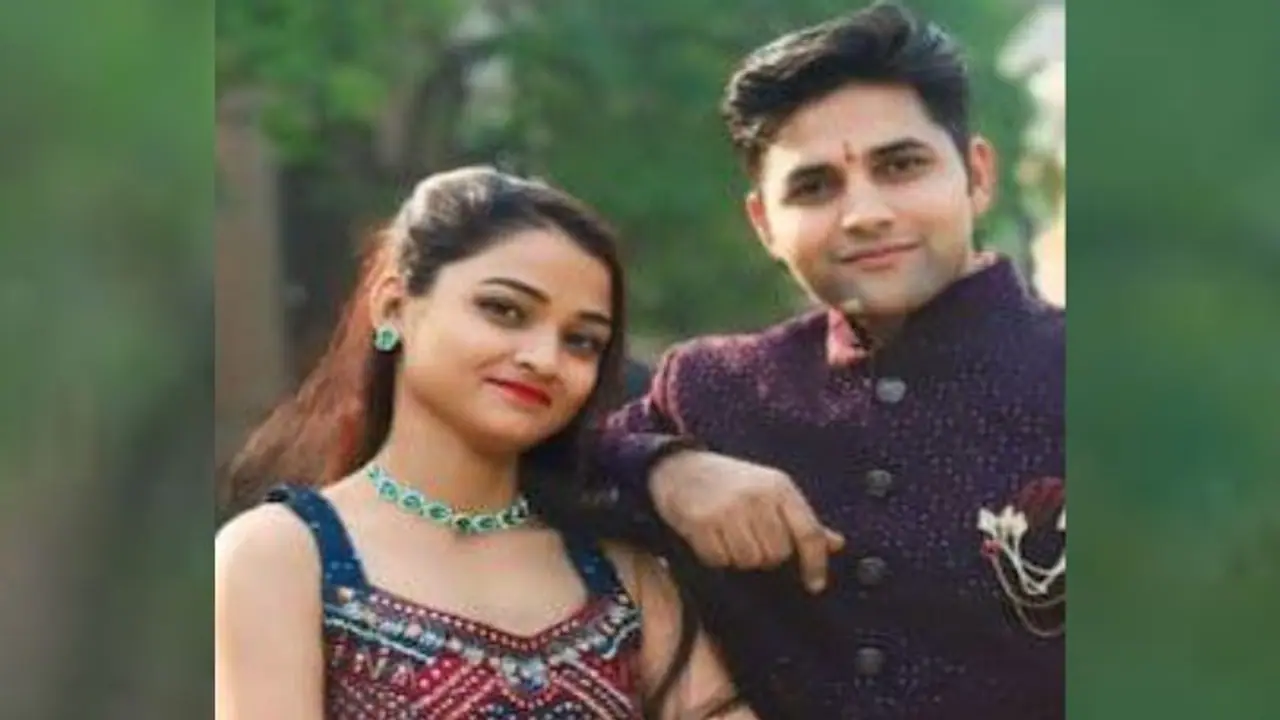 ದೇವರ ಜಾಗ ಆಕ್ರಮಿಸಿದ ಡಾ.ಬಿ.ಆರ್. ಅಂಬೇಡ್ಕರ್; ವೆಡ್ಡಿಂಗ್ ಕಾರ್ಡ್ ಫೋಟೋ ವೈರಲ್! ದೇವರ ಜಾಗ ಆಕ್ರಮಿಸಿದ ಡಾ.ಬಿ.ಆರ್. ಅಂಬೇಡ್ಕರ್; ವೆಡ್ಡಿಂಗ್ ಕಾರ್ಡ್ ಫೋಟೋ ವೈರಲ್!