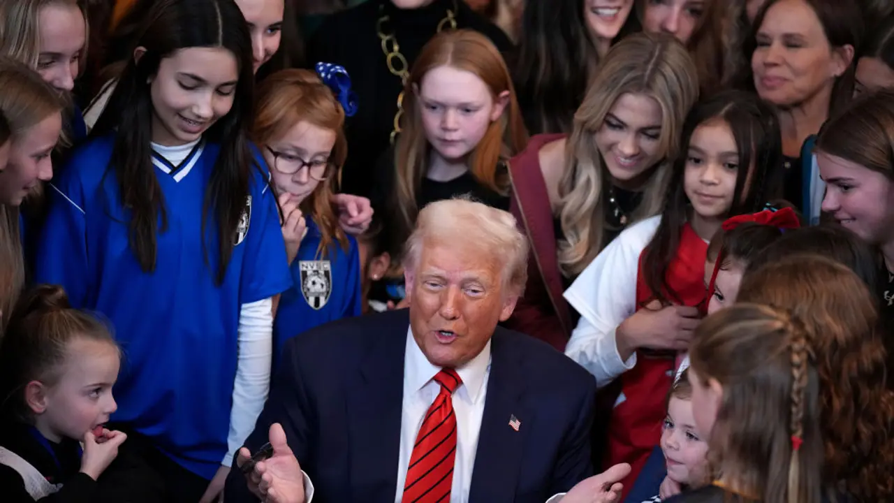 വനിതകളുടെ കായിക മത്സരങ്ങളില്‍ നിന്ന് ട്രാന്‍സ്‌ജെന്‍ഡർ അത്‌ലറ്റുകളെ വിലക്കി ഡൊണാള്‍ഡ് ട്രംപ്