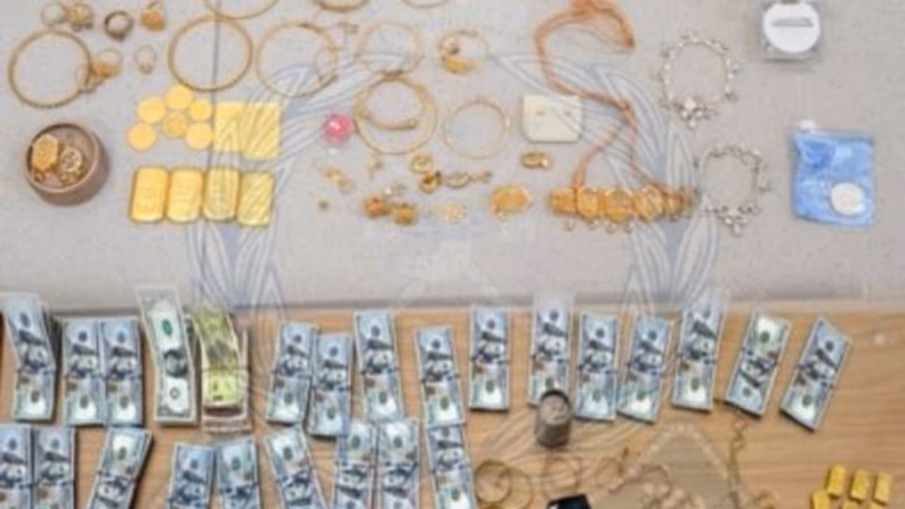 ആഭരണങ്ങളും വിദേശ കറൻസിയും മോഷ്ടിച്ചു, ഒമാനിൽ വീട്ടുജോലിക്കാരി പിടിയിലായി ആഭരണങ്ങളും വിദേശ കറൻസിയും മോഷ്ടിച്ചു, ഒമാനിൽ വീട്ടുജോലിക്കാരി പിടിയിലായി